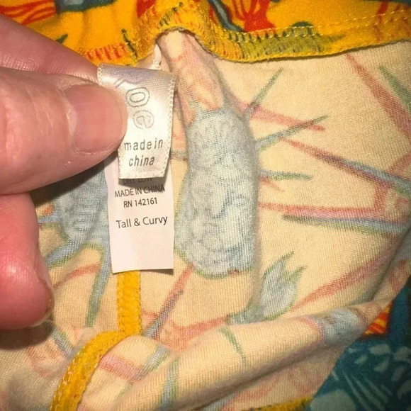 Lularoe TC gold & turquoise Statue of Liberty leggings. NWT - Picture 4 of 5